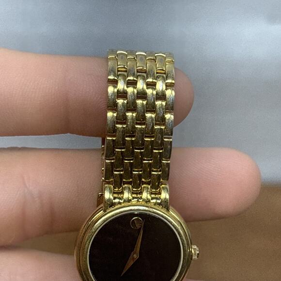 Movado Ladies Watch Gold Tone with Black Dial 28mm Case Excellent! main image 5